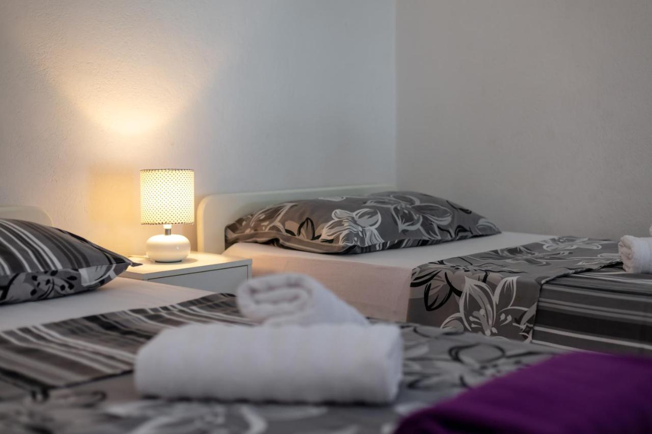 Holiday Home Barbara Trogir Buitenkant foto