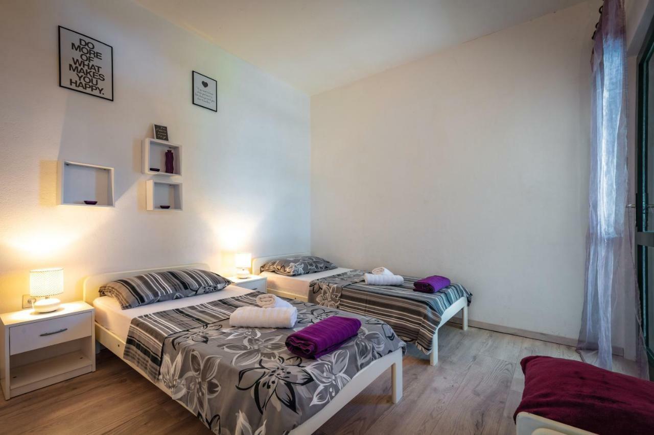 Holiday Home Barbara Trogir Buitenkant foto